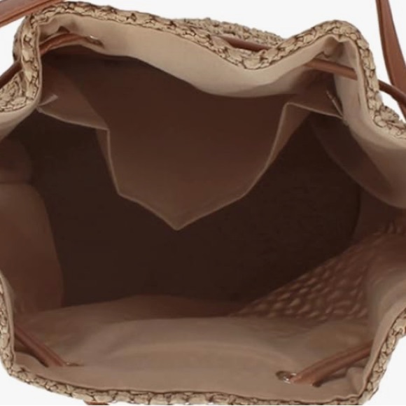 Elegant Tan Woven Crossbody Bag - Picture 5 of 5